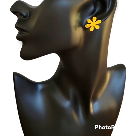 3/$30 Hammered Goldtone Flower Post Earrings - Picture 1 of 5